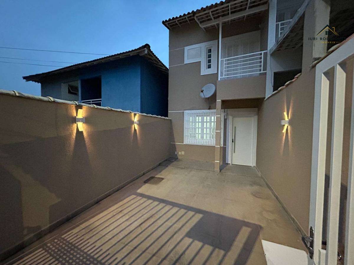Duplex à venda em Nova Iguaçu, Caonze, com 2 quartos, 120m² - Iuri Rodrigues Imóveis
