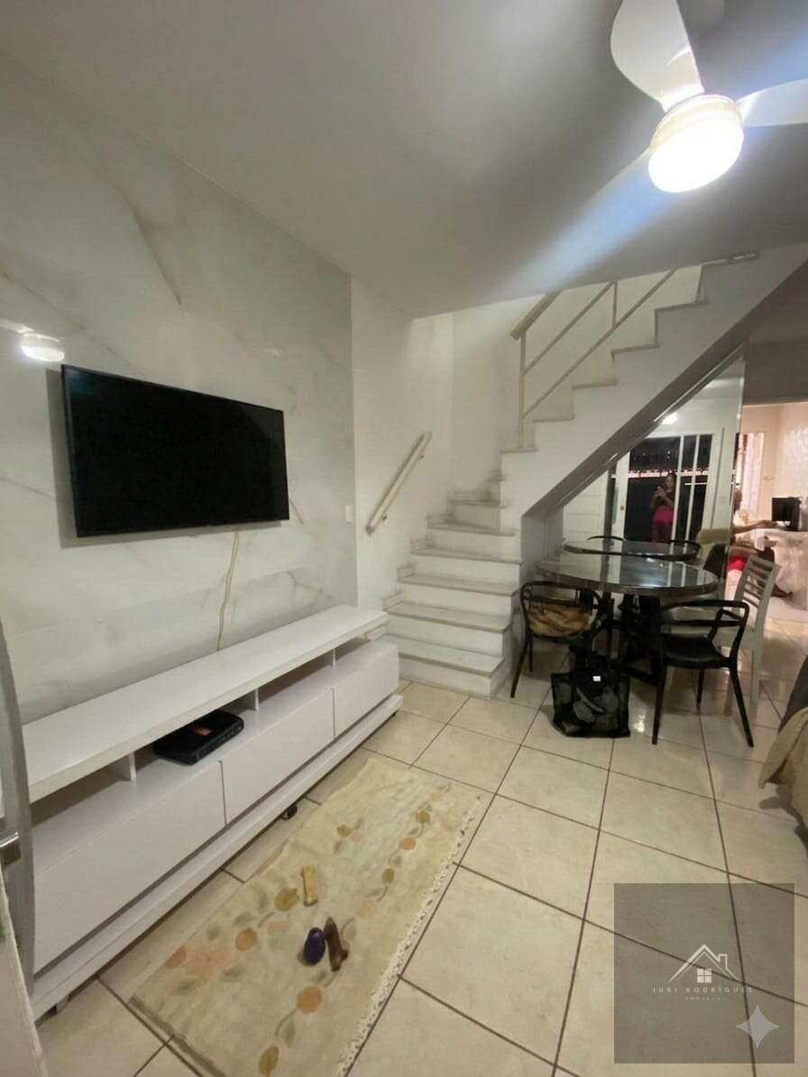 Casa geminada à venda em Nova Iguaçu, califórnia, com 2 quartos