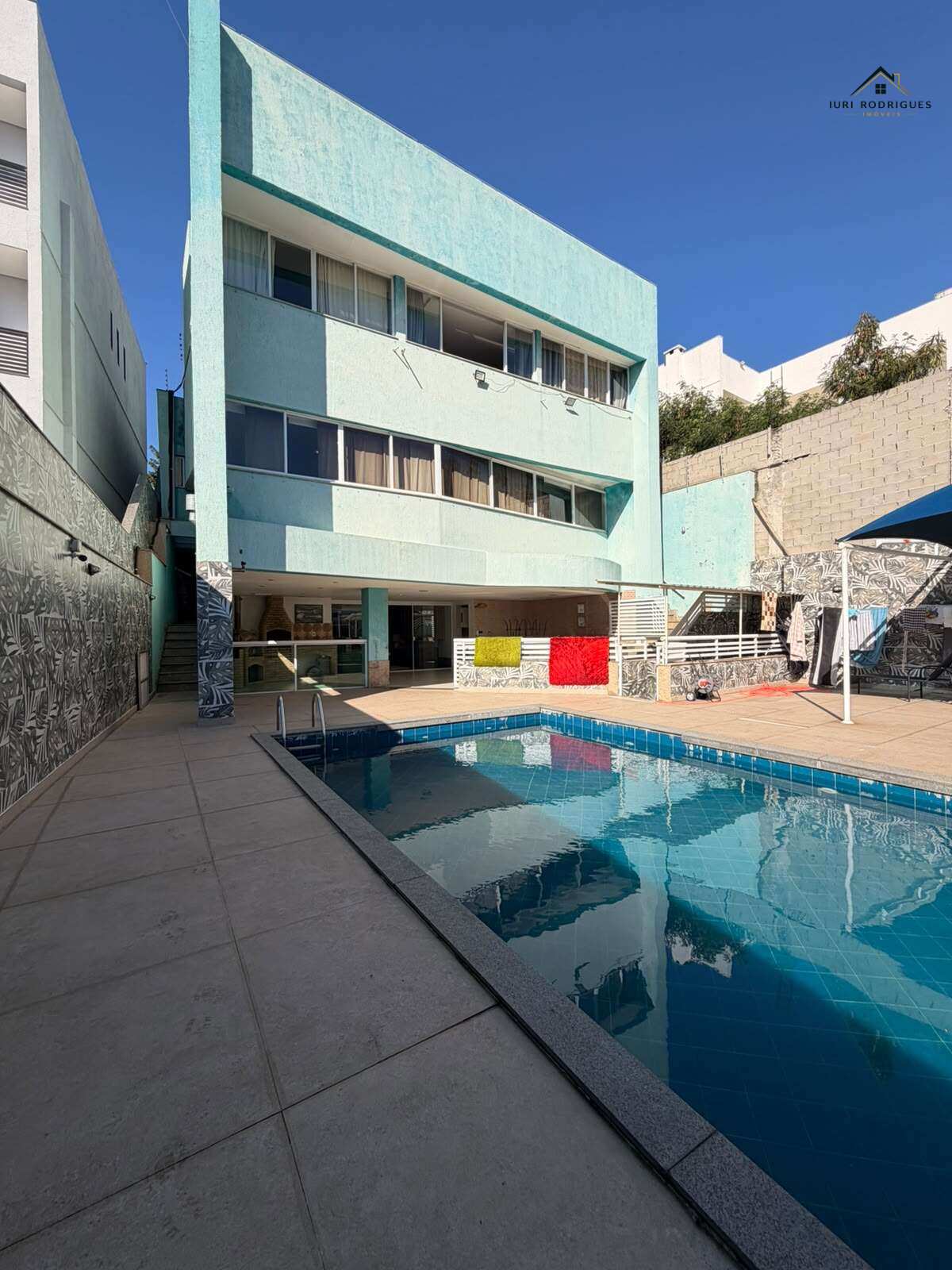 Casa para alugar em Nova Iguaçu, Centro, com 3 quartos, 685m² - Iuri Rodrigues Imóveis