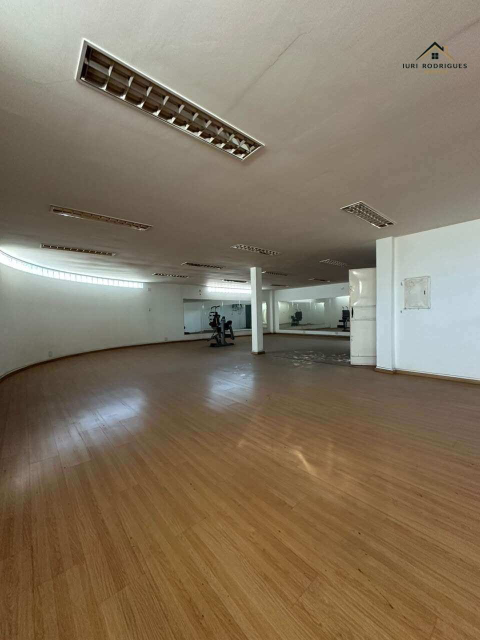 Galpão para alugar em Mesquita, Centro - Iuri Rodrigues Imóveis